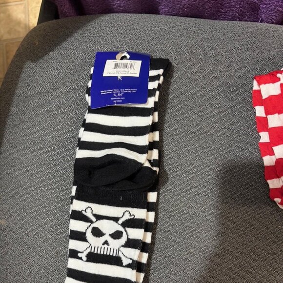 K.Bell Black&White Stripe Halloween SKULL&CROSS BONES Knee High Socks NWT(+ RED) - Picture 2 of 6
